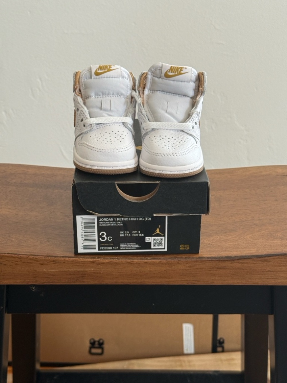 Nike Kids Jordan 1 Retro High OG White with Gold Accents